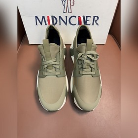 Moncler蒙口男鞋運動鞋，進仁面、氯丁橡膠 各種材質拼接打造，鞋面采用鞋帶和
