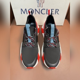 Moncler蒙口男鞋運動鞋，進仁面、氯丁橡膠 各種材質拼接打造，鞋面采用鞋帶和