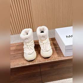 Moncler 蒙口秋冬新款可調節松緊扣毛絨短靴雪地靴 采用羊羔毛+絨面皮革拼