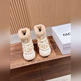 Moncler 蒙口秋冬新款可調節松緊扣毛絨短靴雪地靴 采用羊羔毛+絨面皮革拼