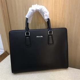 PRADA 普拉達。公文包 正宗YKK五金，拿到手你就明白有多好 意大利IT進口
