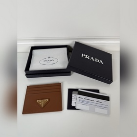 Prada 平紋納帕皮小卡包，焦糖色，男女通用款式，型號1MC025，原單品質，