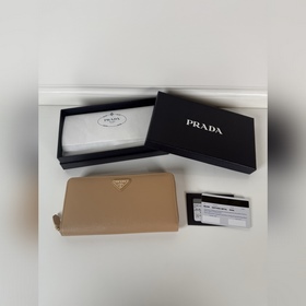 Prada 十字紋單拉鍊皮夾，裸色，型號1ML506，元單品質，十字紋牛皮制作，