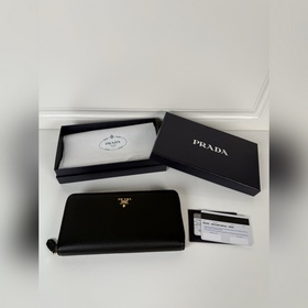 Prada 鹿紋皮單拉鍊皮夾，型號1ML506，中性男女通用款，進口鹿紋皮 原版