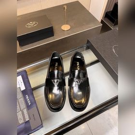Prada普拉達高端男士熱賣精品休閑皮鞋，進口開邊珠牛皮亮面皮革樂福鞋将工緻元素