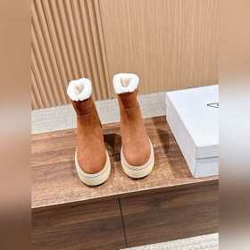 PRADA 2026，ss 普拉達冬季最新爆款毛靴毛拖系列 麂皮三角标增高顯腿長