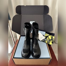PRADA 25ss新款複古皮革堆堆靴 原版購入代購級别 -黑色 材質與工藝：