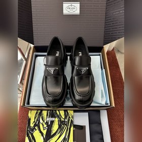 PRADA經典Monolith系列齒輪厚底三角标樂福鞋 原版購入代購級别 -開邊