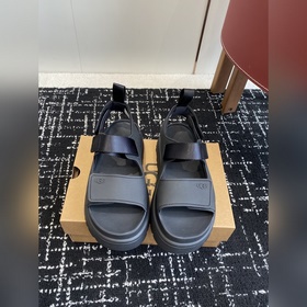 代購級 UGG 25ss 厚底 涼鞋 可調節鞋面束帶，設計方便穿脫雙層高密度泡棉