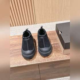 UGG 油叽叽紐姆防水系列男女同款穿上它和最愛的他 UGG Tasman We
