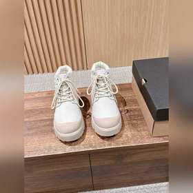 即刻解鎖秋冬必備出行單品-UGG Weather Hybrid系列新成員煥新來襲
