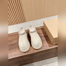 UGG Tazz 油叽叽#秋冬新品 塔茨TAzz厚底拖鞋 新款毛拖采用民族風編織