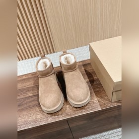 [5cm]UGG#人魚系列 火遍全球時尚圈油叽叽雪地靴系列 厚底超爆 封寒冬刷星