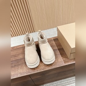[7cm]UGG#人魚系列 火遍全球時尚圈油叽叽雪地靴系列 厚底超爆 封寒冬刷星