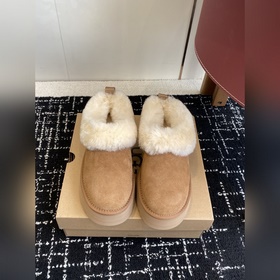 UGG 秋冬新款塔茨勒居家便鞋，内裡真羊毛，三層半組合eva發泡大底 羊皮毛鞋
