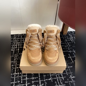 UGG 皮毛一體 休閑雪地靴 看多了經典款 需要一些點綴 今年特别愛毛線編織