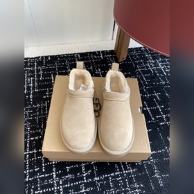 代購級 Ugg 25ss 秋冬 薄底 雪地靴 潮款單品就連明星都要搶着穿呢 周