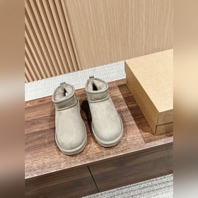 UGG Mini#薄底毛毛雪地靴 被Bella、Gigi種草的一款，火的爆炸 ，