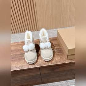 UGG 油叽叽凱琳毛球蝴蝶結款 軟萌甜妹本命加絨雪地靴 check 你的冬日軟