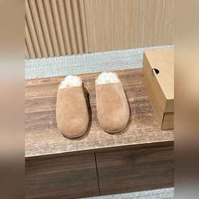 UGG 油叽叽新款淺口休閑一腳蹬懶人鞋 鞋面采用反絨皮材質，質感細膩且有一定耐
