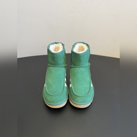 頂級品質 Ugg聯名款系列雪地靴短靴 以UGG經典短靴為基礎，融入不同品牌的标