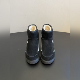 頂級品質 Ugg聯名款系列雪地靴短靴 以UGG經典短靴為基礎，融入不同品牌的标