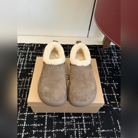代購級 Ugg 單鞋韓裡韓氣超火新款小土豆雪地靴跟鞋來啦！加厚的大底讓你踩在雪地