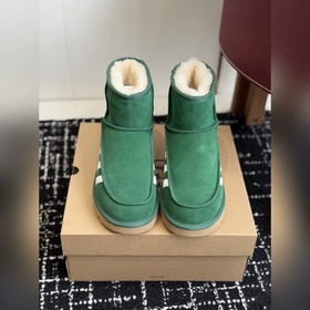 UGG 聯名 adidas 25ss 秋冬保暖帶 雪地靴 鞋面采用翻毛皮材質，