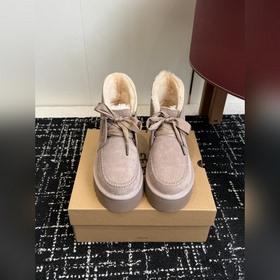 代購級 UGG 25ss 秋冬保暖帶 雪地靴 鞋面采用翻毛皮材質，内裡填充羊毛