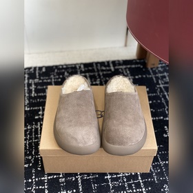 UGG 厚底半拖泰迪羊毛小土豆 慵懶随性的代表 版型與品質是市場獨一無二的 款