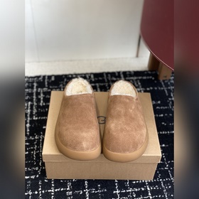 UGG 厚底半拖泰迪羊毛小土豆 慵懶随性的代表 版型與品質是市場獨一無二的 款