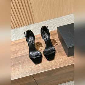 AINT LAURENT · OPYUM 聖羅蘭經典系列字母金屬跟漆皮涼鞋 .