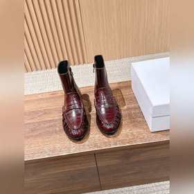Saint Laurent 聖羅蘭字母褶皺邊樂福短靴 當樂福慵懶基因邂逅短靴的利