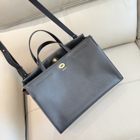 39cm Burberry 巴寶莉新款托特包，用于意大利進口粒紋小牛皮面料打造，