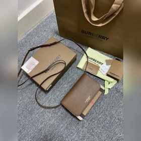[皮肩帶]型號：1441。Burberry 巴寶莉兩用小肩包手包兩用 内置卡位