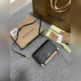 [鍊條]型號：1441。Burberry 巴寶莉兩用小肩包手包兩用 内置卡位 拉