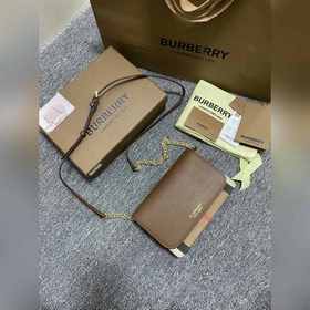 [鍊條]型號：1441。Burberry 巴寶莉兩用小肩包手包兩用 内置卡位 拉