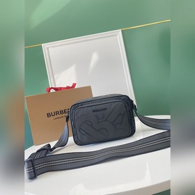 全新聚酯面料加牛頭層皮輔邊，以精緻細節區别市場貨，歡迎對比各款版本，做好皇冠質量