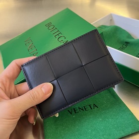 #BV 新款大編格卡包 649597簡簡單單隻放卡的包 沒有任何拉鍊搭扣等裝飾