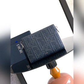 (市場最高對版版本)這款 A5 三角形手拿包是 Dior 的主打單品。采用海軍藍