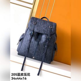 雙肩背包，205藍皮壓花。全皮Dior-迪奧專櫃最新款馬鞍雙肩背包 走秀款 官網