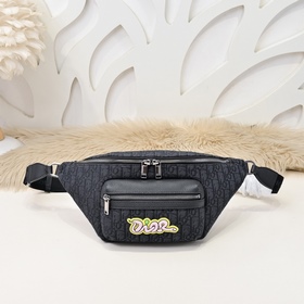 Dior-迪奧專櫃最新款胸包，腰包 官網同步 本季新品 采用黑色Oblique