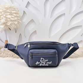 Dior-迪奧專櫃最新款胸包，腰包 官網同步 本季新品 采用海軍藍色粒面牛皮革等