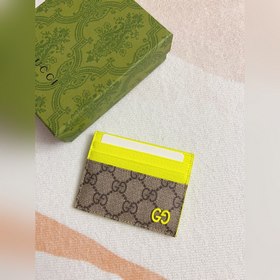 HUHUGucci 最新系列呈現~卡夾 以充滿對比美感的雙色調設計令點綴于包身的