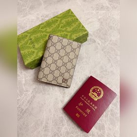 HUHUGucci 最新系列呈現~護照夾 以充滿對比美感的雙色調設計令點綴于包身