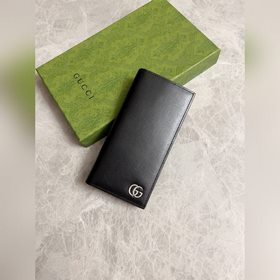 HUHU 最新西裝夾到貨！ 專櫃品質，原版牙簽紋牛皮 古銀雙G五金标志，油邊做工
