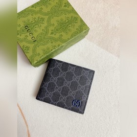 HUHUGucci 最新系列呈現~短夾 以充滿對比美感的雙色調設計令點綴于包身的