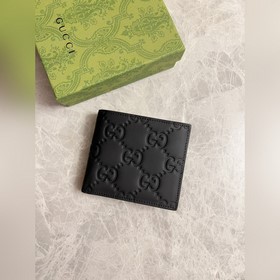 HUHUgucci一系列原單黑色橡膠效果打造的男士新款閃亮登場 款號：77131