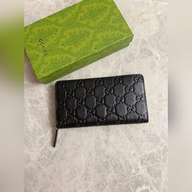 ITIT新款GG Emblem系列超柔軟荔克色壓花，全皮錢包！ 型號：82180
