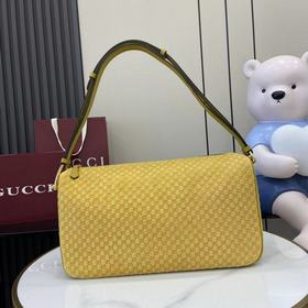 煥新呈現Gucci Half Horsebit系列，以現代風格煥新演繹品牌最具标